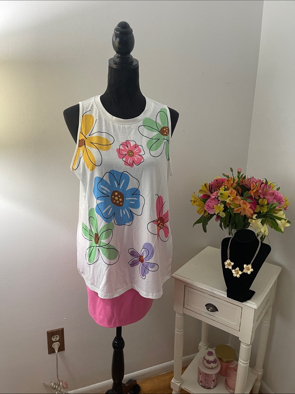 Women’s White Floral Sleeveless Tank Top - Multi Color